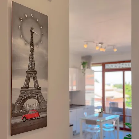 Vittorio Veneto - Modern And By Host Hero شقة *