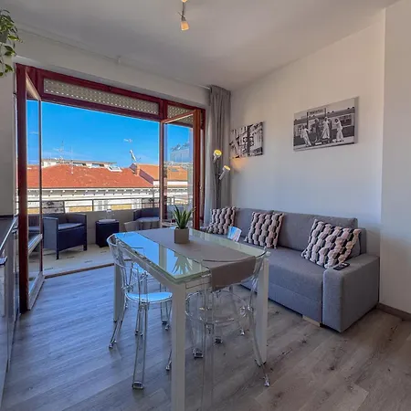 Vittorio Veneto - Modern And By Host Hero شقة تْشيفيتانوفا ماركي