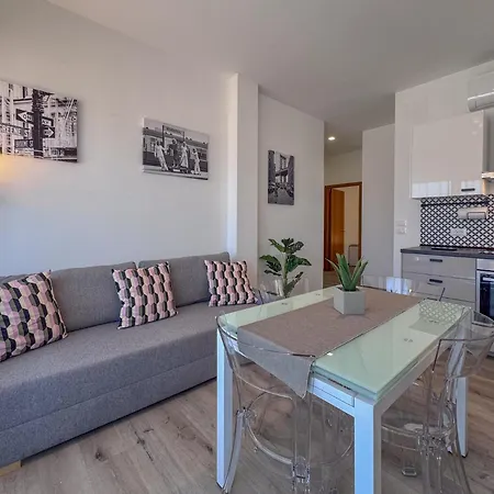 Vittorio Veneto - Modern And By Host Hero تْشيفيتانوفا ماركي