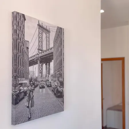 Vittorio Veneto - Modern And By Host Hero Daire *