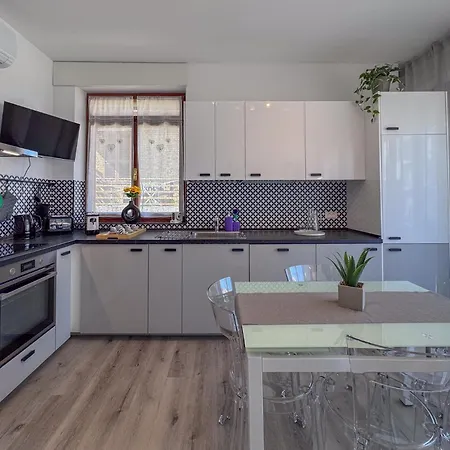 Vittorio Veneto - Modern And By Host Hero Apartmán *