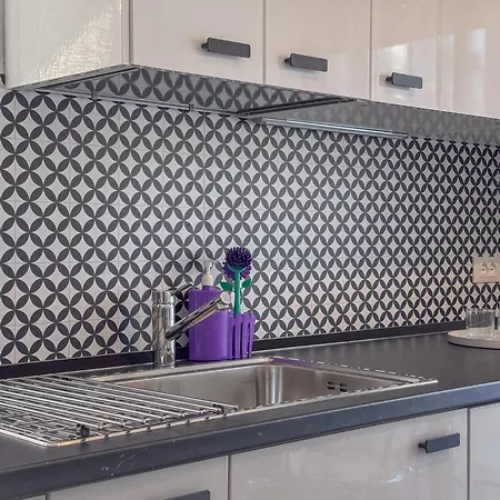 Vittorio Veneto - Modern And By Host Hero Daire *