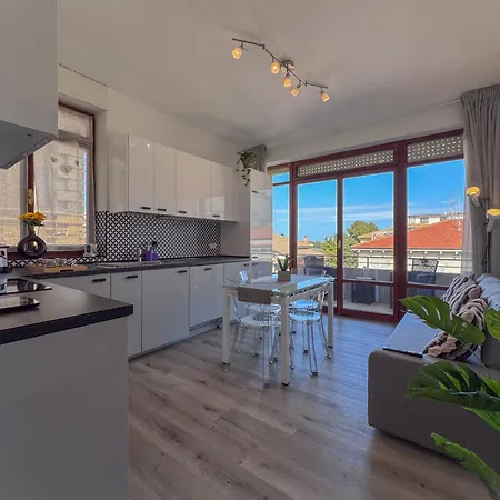 Vittorio Veneto - Modern And By Host Hero Civitanova Marche